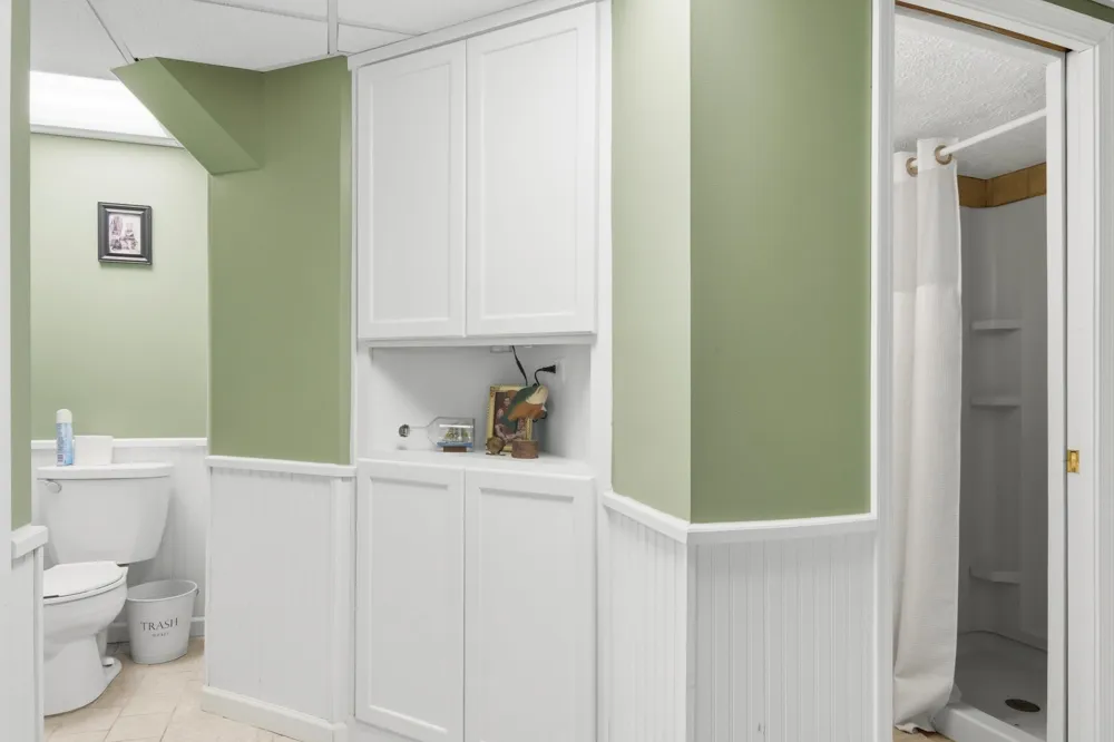 4138 Sherwood Forest Drive East Bay Township, MI 49686