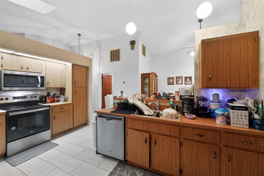 1232 BENT OAK TRAIL Altamonte Springs, FL 32714