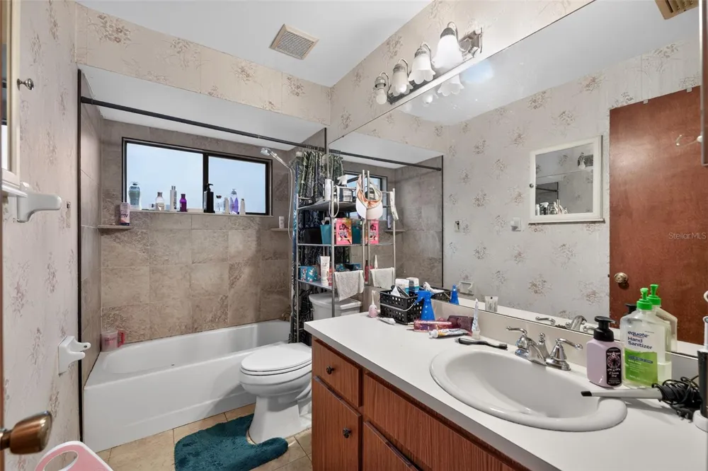 1232 BENT OAK TRAIL Altamonte Springs, FL 32714