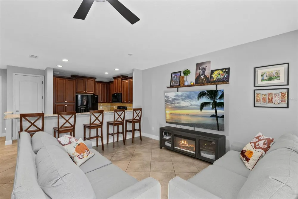 8442 KELSALL DRIVE Orlando, FL 32832