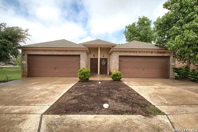 402 JOANNE LOOP Buda, TX 78610