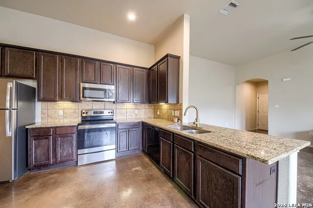 402 JOANNE LOOP Buda, TX 78610