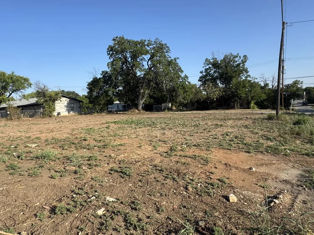 302 S Walnut Brady, TX 76825