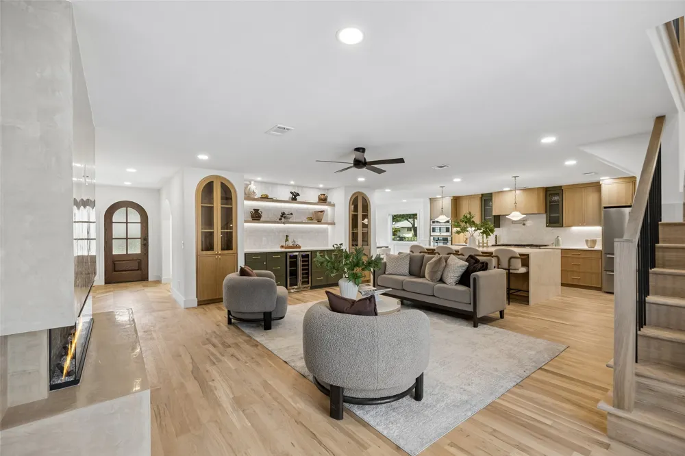 10310 Mosscrest Drive Dallas, TX 75238