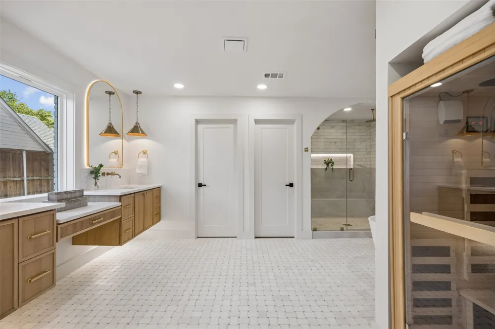 10310 Mosscrest Drive Dallas, TX 75238