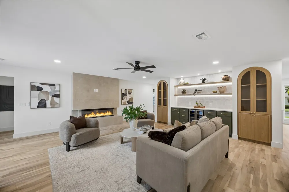 10310 Mosscrest Drive Dallas, TX 75238