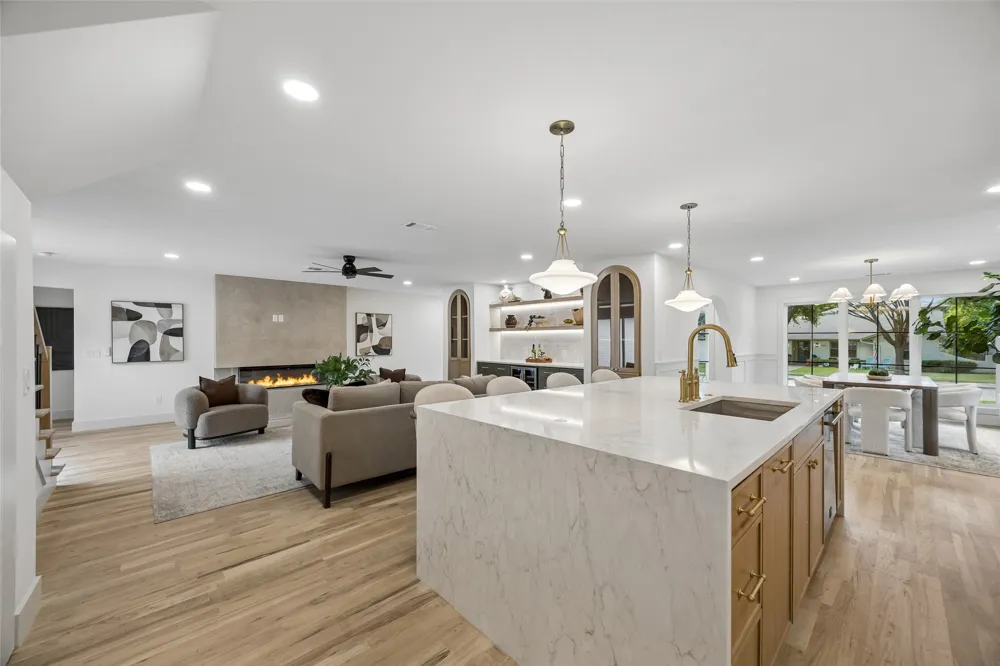 10310 Mosscrest Drive Dallas, TX 75238
