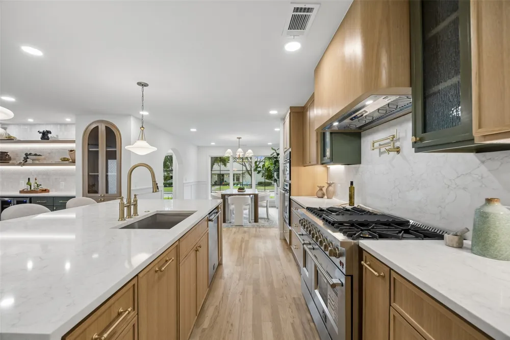 10310 Mosscrest Drive Dallas, TX 75238