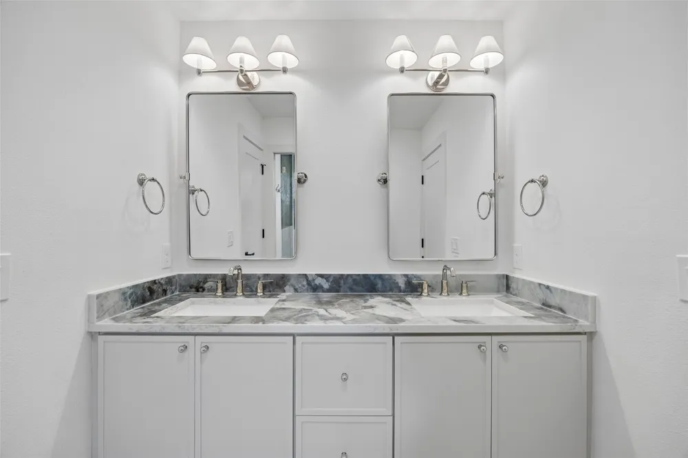 10310 Mosscrest Drive Dallas, TX 75238