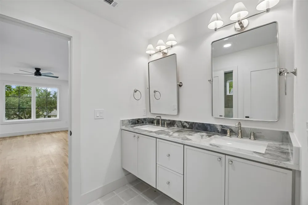 10310 Mosscrest Drive Dallas, TX 75238