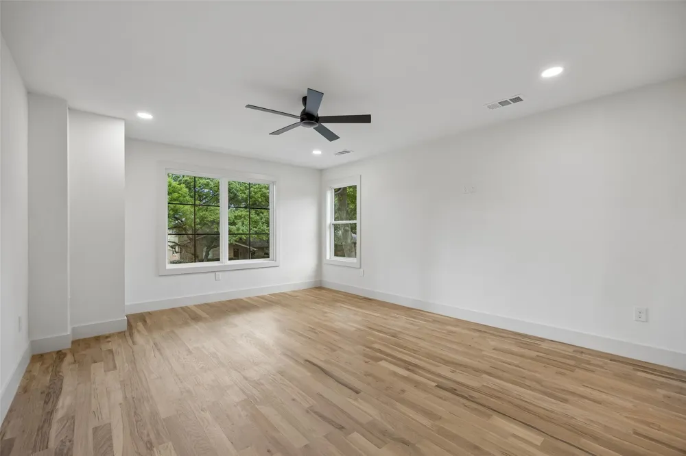 10310 Mosscrest Drive Dallas, TX 75238