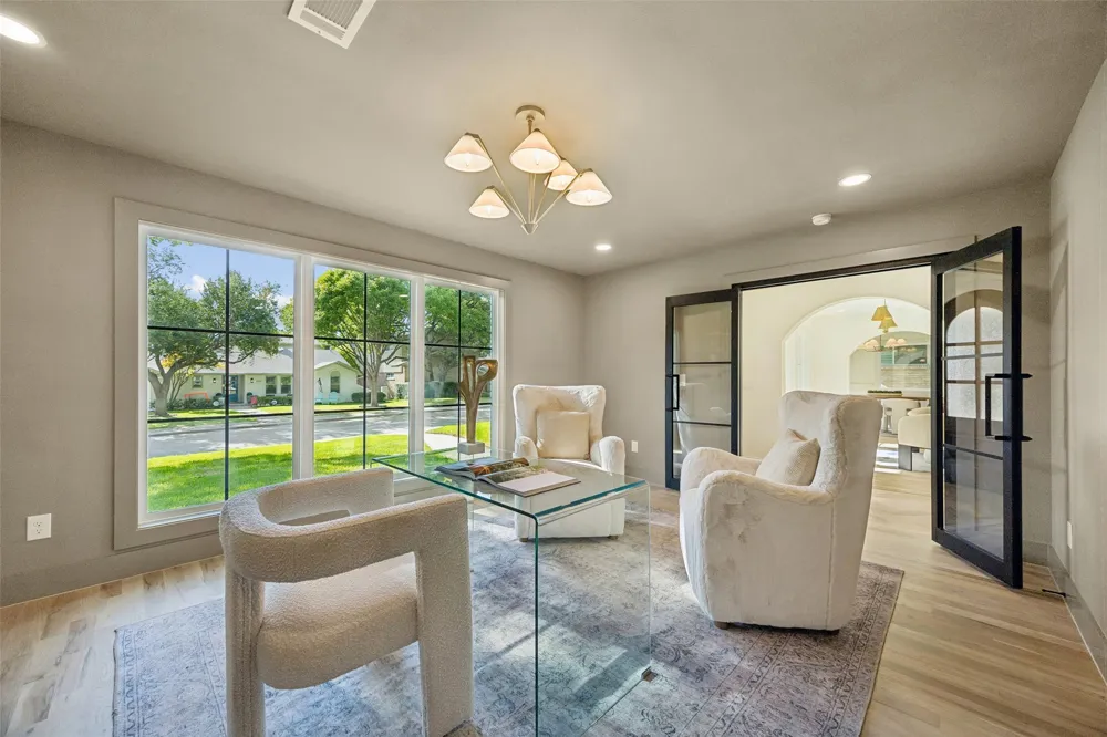 10310 Mosscrest Drive Dallas, TX 75238