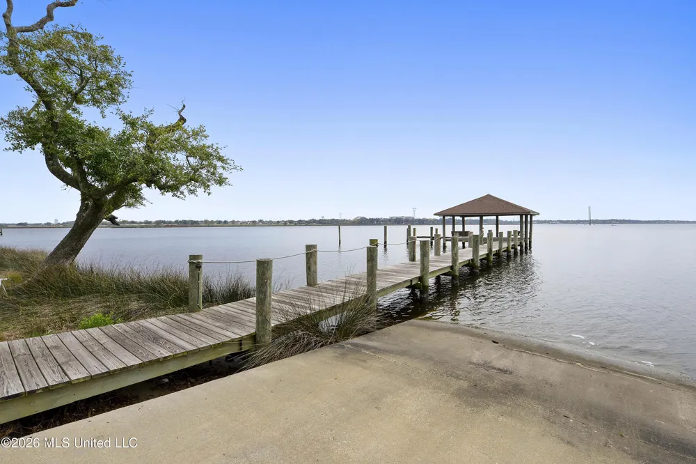 630 Bay Cove Drive Biloxi, MS 39532