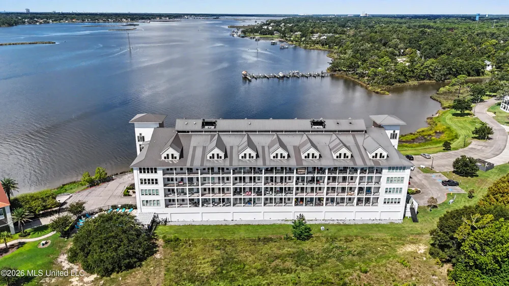 630 Bay Cove Drive Biloxi, MS 39532