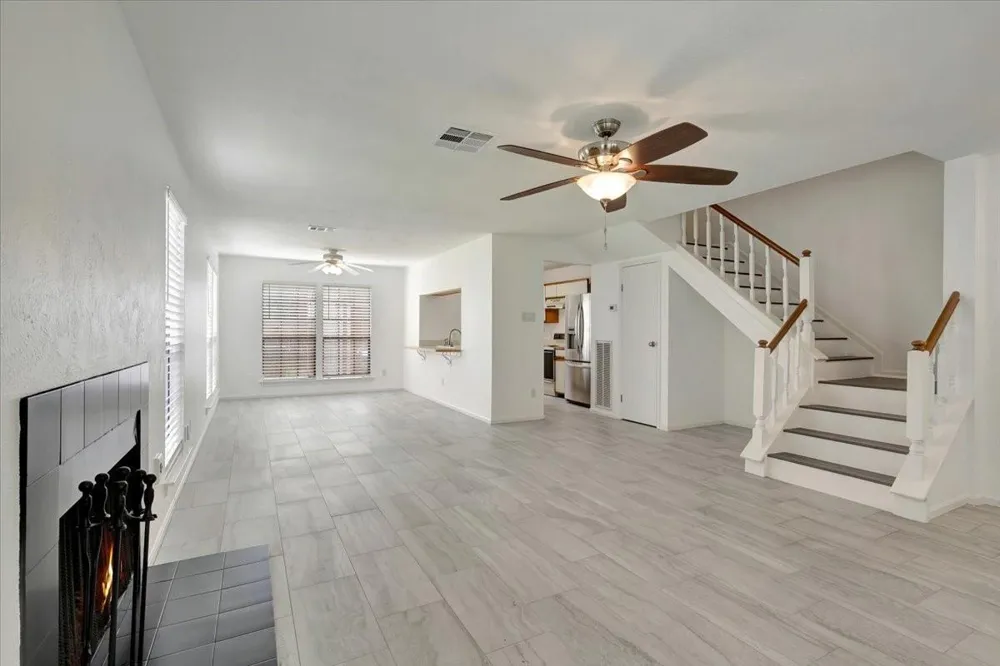 17287 Saturn Lane Houston, TX 77058