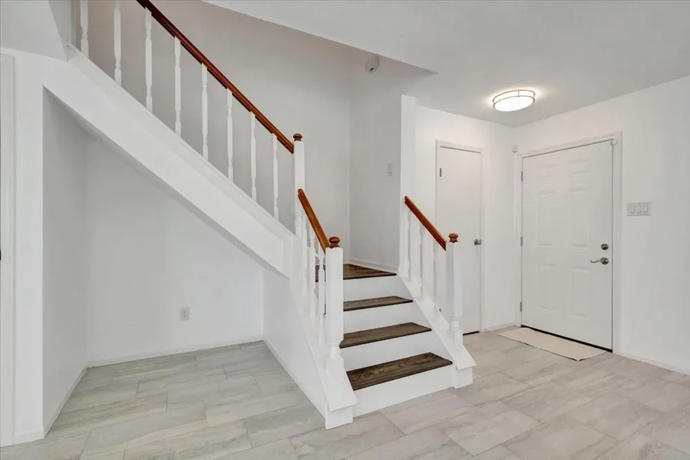 17287 Saturn Lane Houston, TX 77058