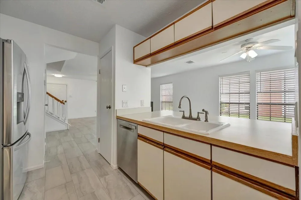 17287 Saturn Lane Houston, TX 77058