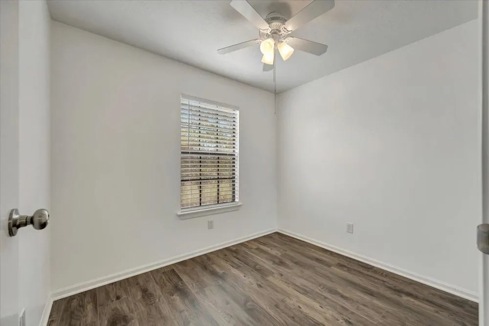 17287 Saturn Lane Houston, TX 77058