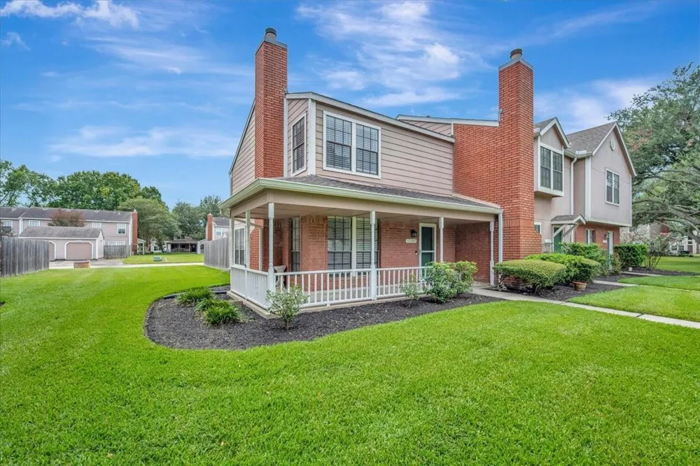 17287 Saturn Lane Houston, TX 77058