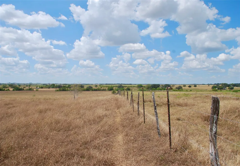 Fm 1891 Shiner, TX 77984