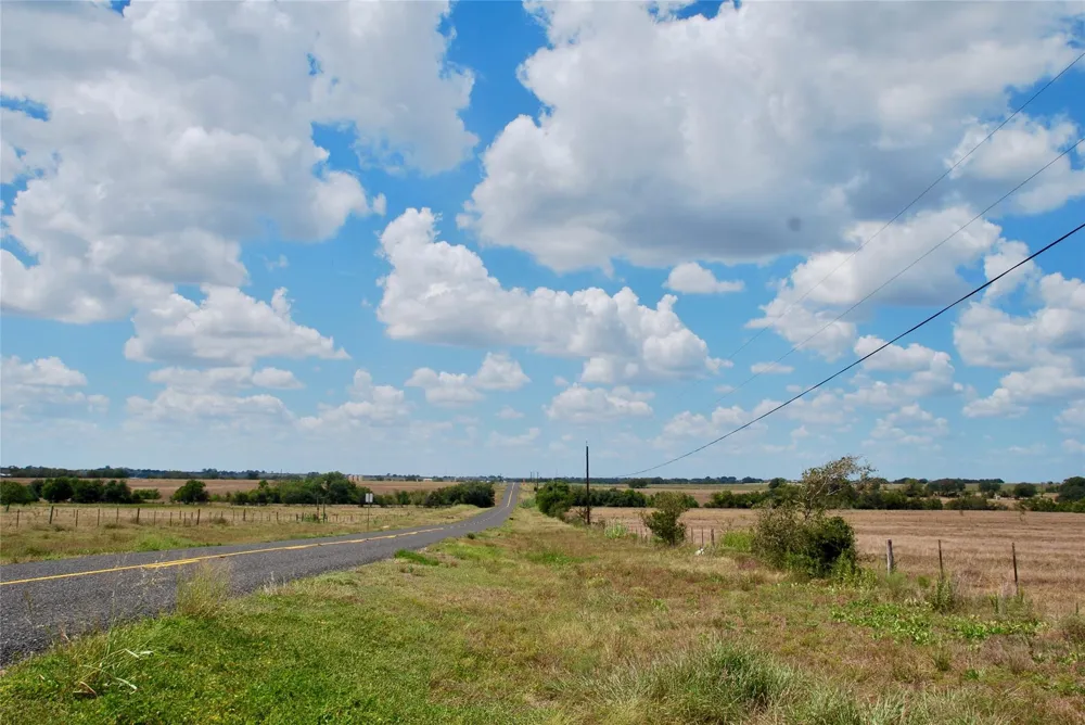 Fm 1891 Shiner, TX 77984