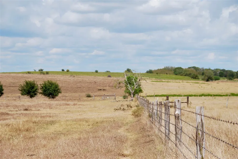 Fm 1891 Shiner, TX 77984