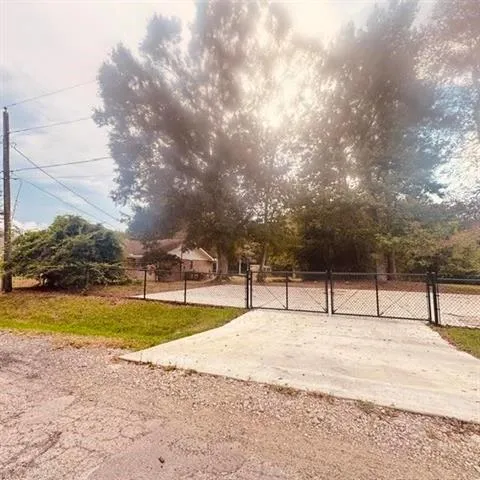 4802 Holly Street Orange, TX 77630