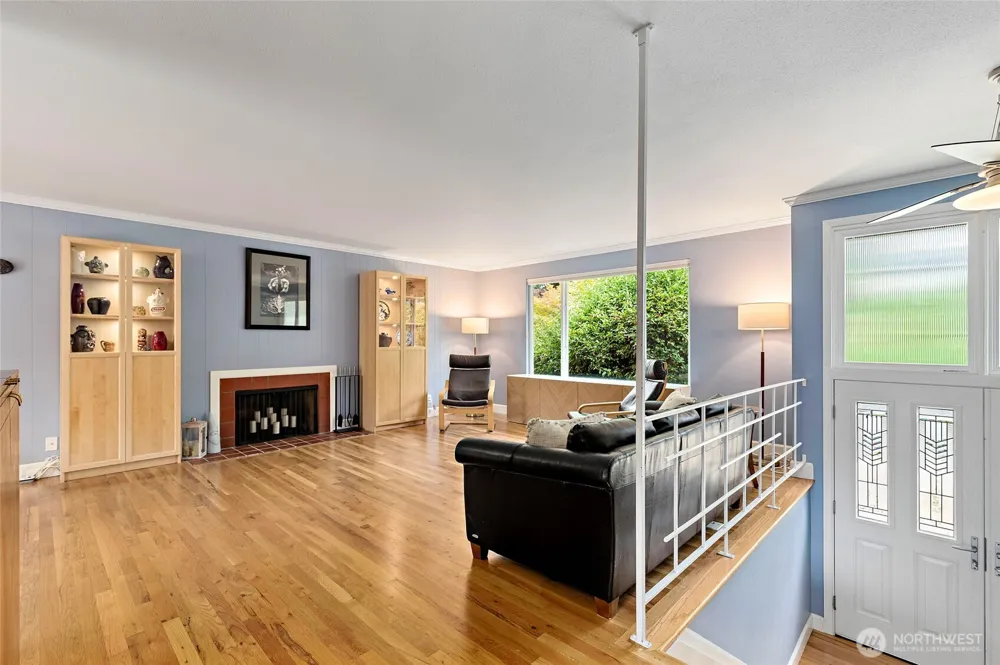 14859 NE 13th Street Bellevue, WA 98007
