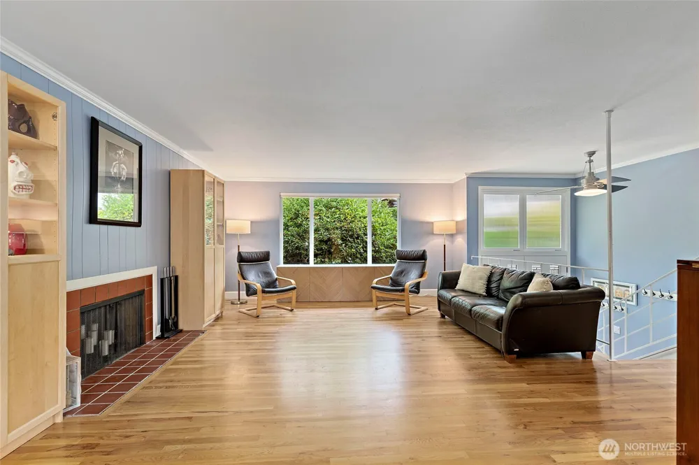14859 NE 13th Street Bellevue, WA 98007