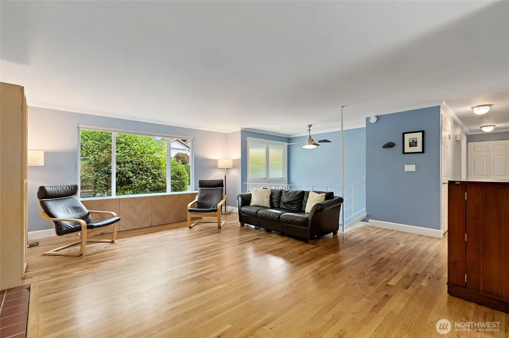 14859 NE 13th Street Bellevue, WA 98007