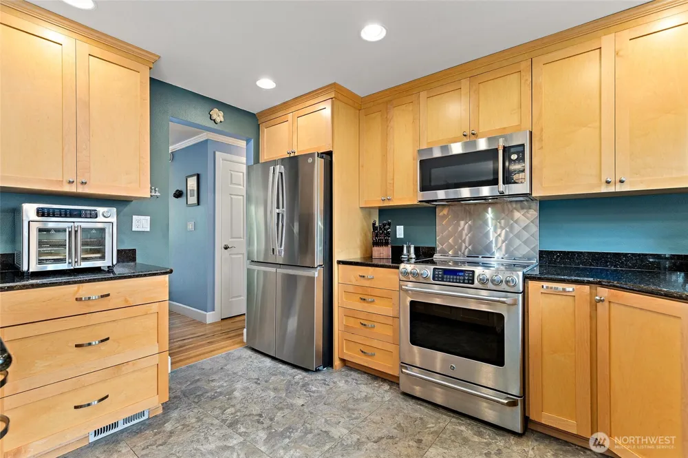 14859 NE 13th Street Bellevue, WA 98007