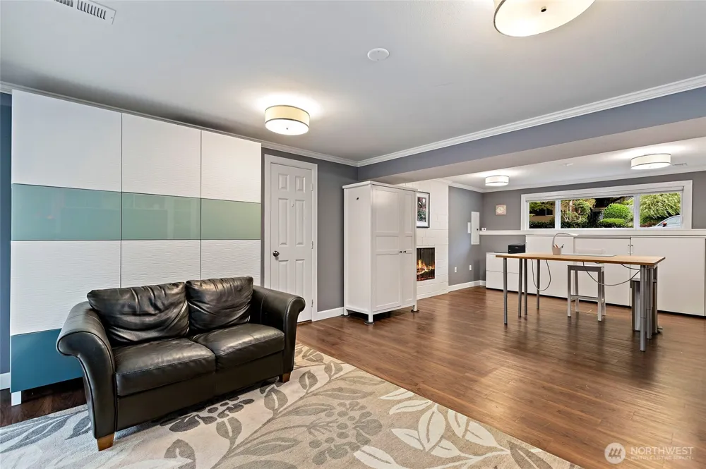 14859 NE 13th Street Bellevue, WA 98007