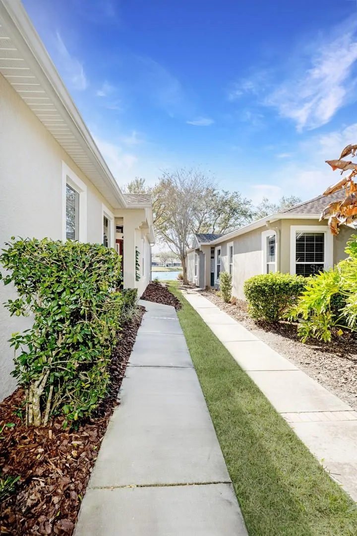5911 PHOEBENEST DRIVE Lithia, FL 33547