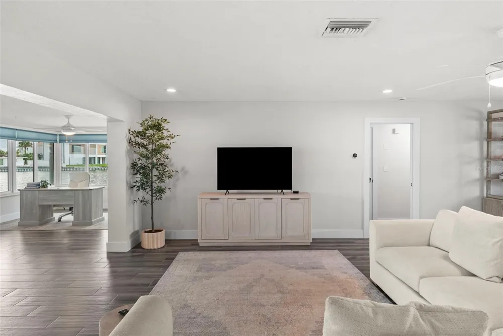 1514 SEA GULL DRIVE S St Petersburg, FL 33707