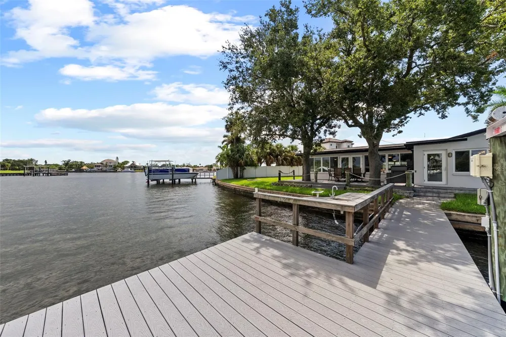 1514 SEA GULL DRIVE S St Petersburg, FL 33707