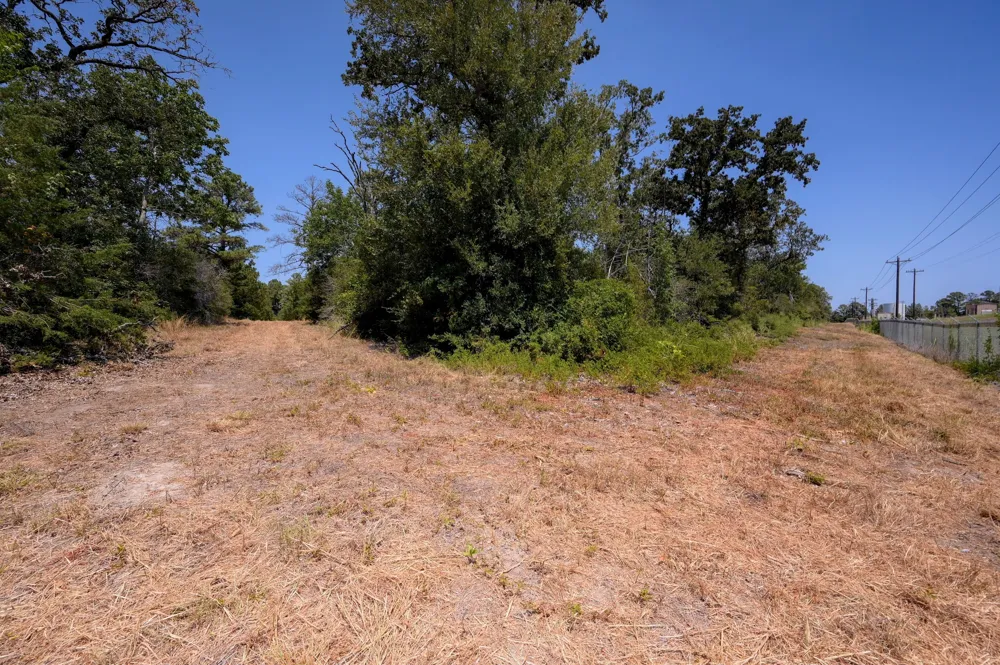 7604 US Highway 77 Highway La Grange, TX 78945