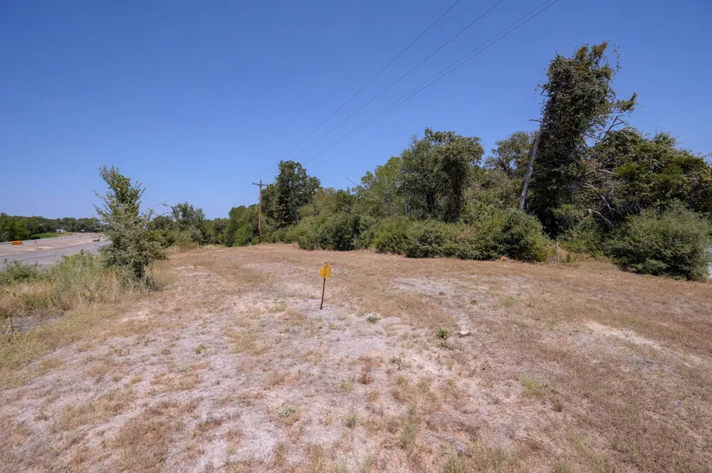 7604 US Highway 77 Highway La Grange, TX 78945