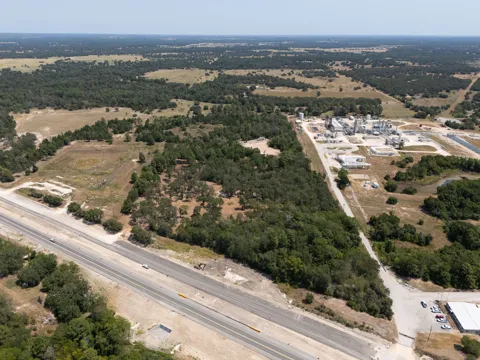 7604 US Highway 77 Highway