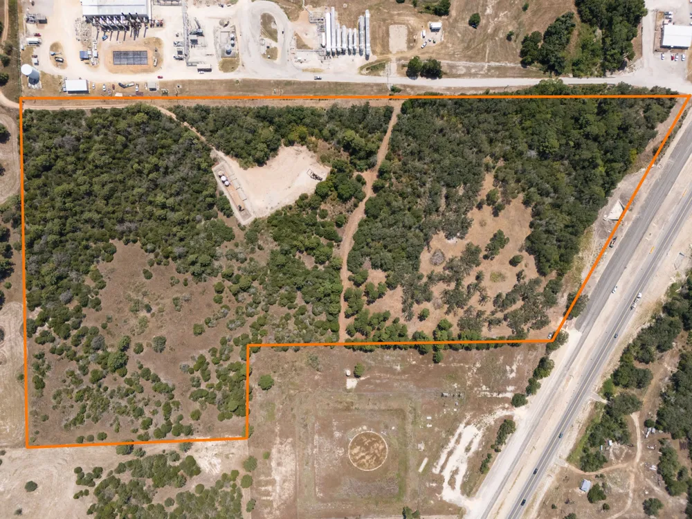 7604 US Highway 77 Highway La Grange, TX 78945