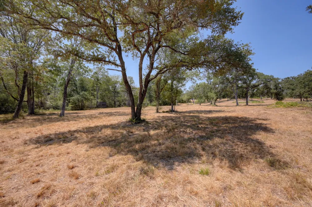 7604 US Highway 77 Highway La Grange, TX 78945