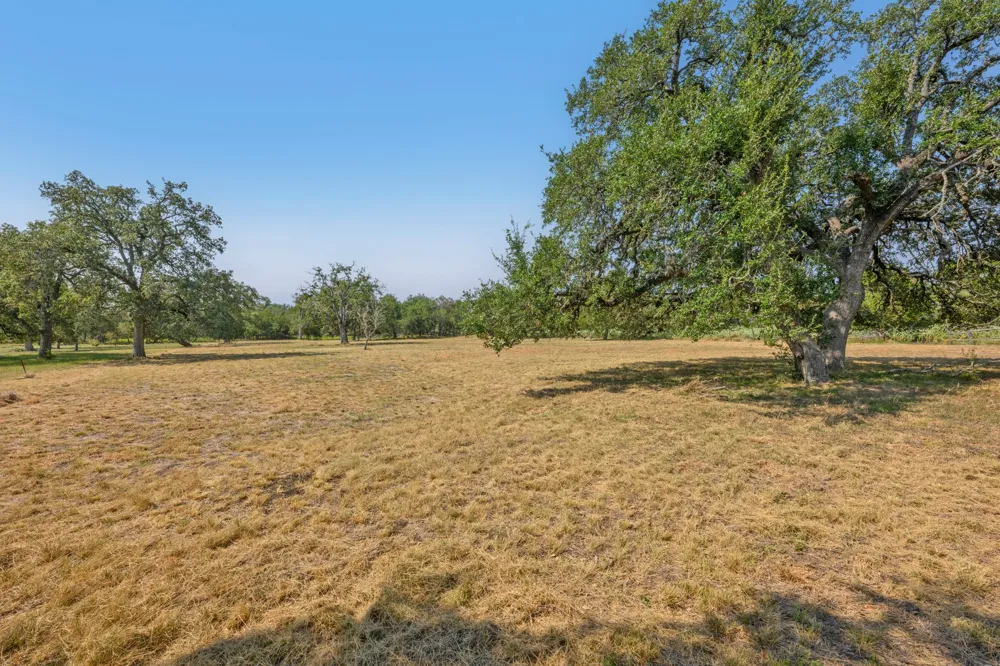200 Buckskin Pass Driftwood, TX 78619
