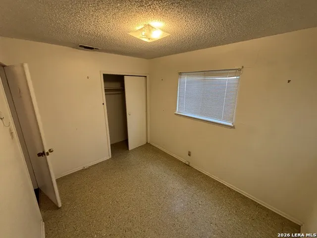 7514 VALLEY OAK ST Live Oak, TX 78233