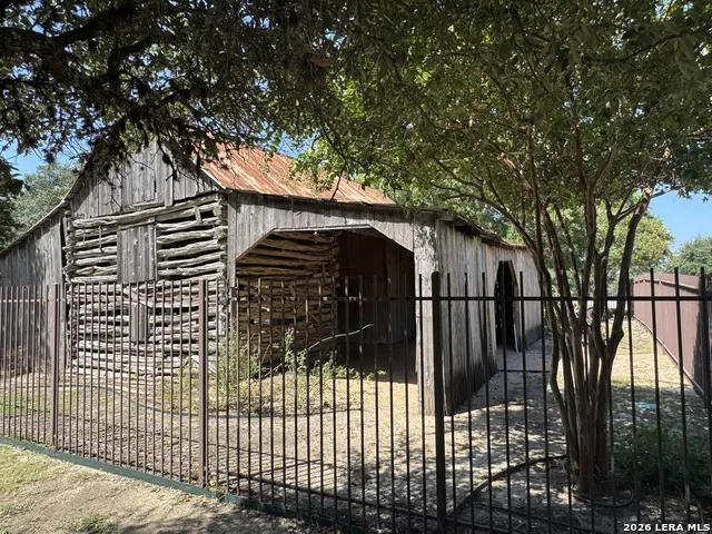9827 Catell Boerne, TX 78006