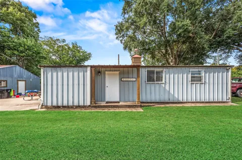 1402 County Road 243
