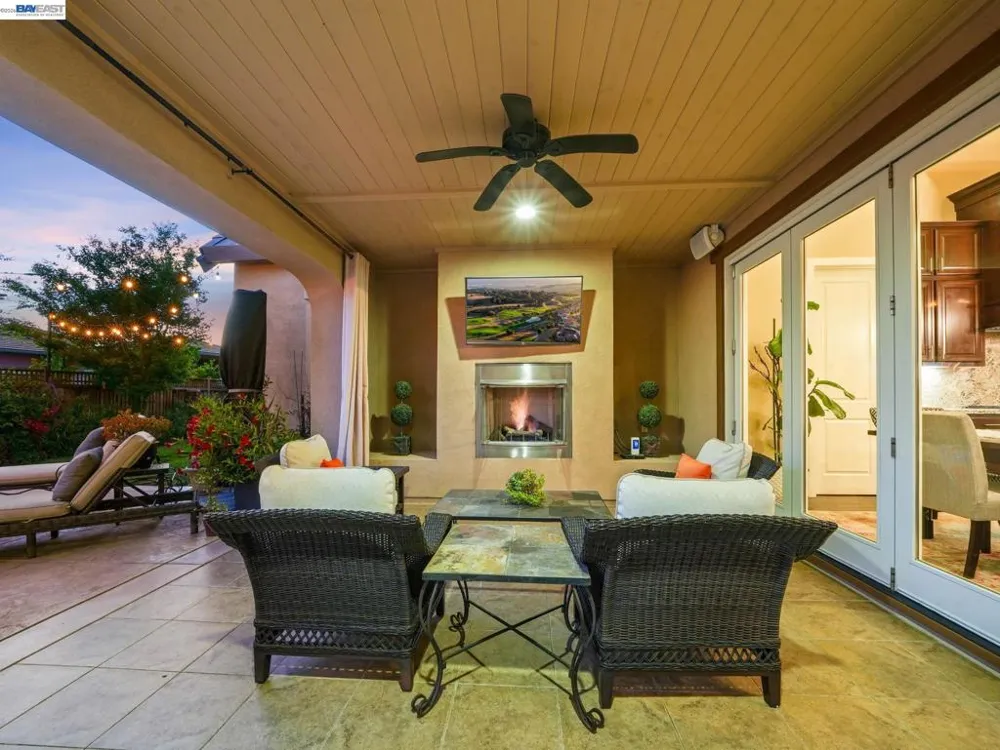 65 Stonebrae Rd Hayward, CA 94542