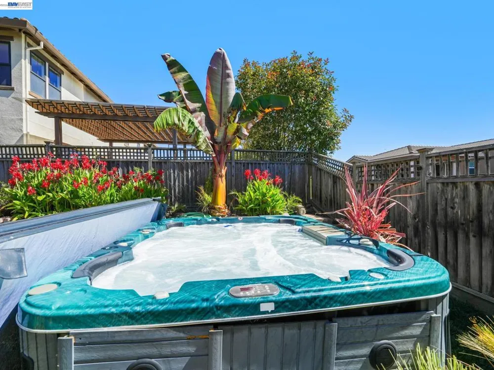65 Stonebrae Rd Hayward, CA 94542