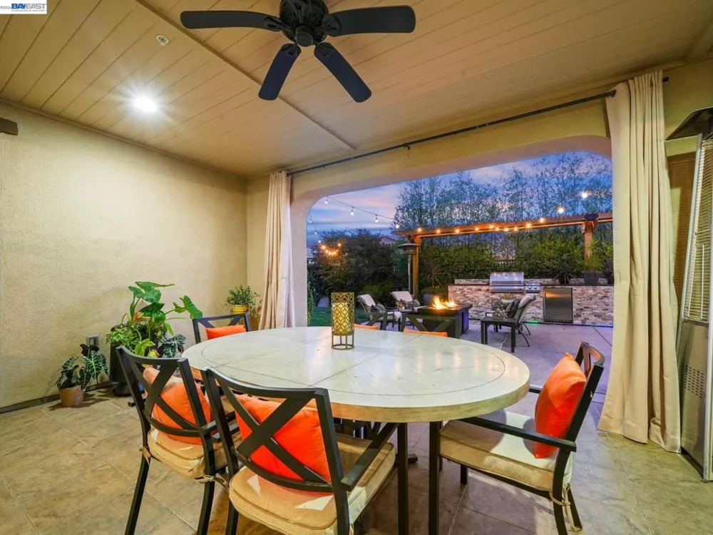 65 Stonebrae Rd Hayward, CA 94542