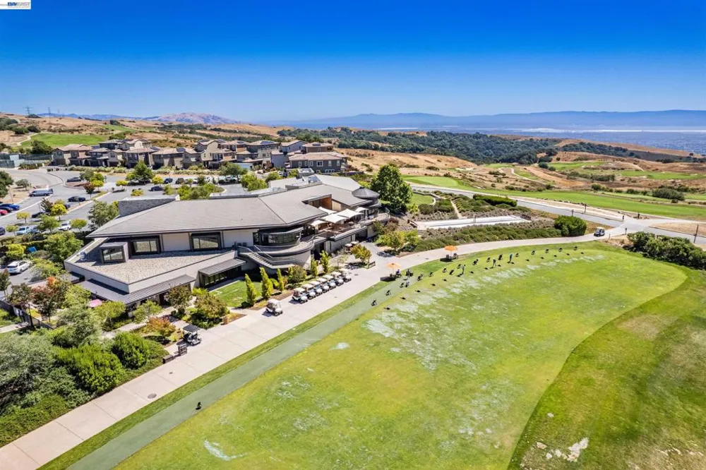 65 Stonebrae Rd Hayward, CA 94542
