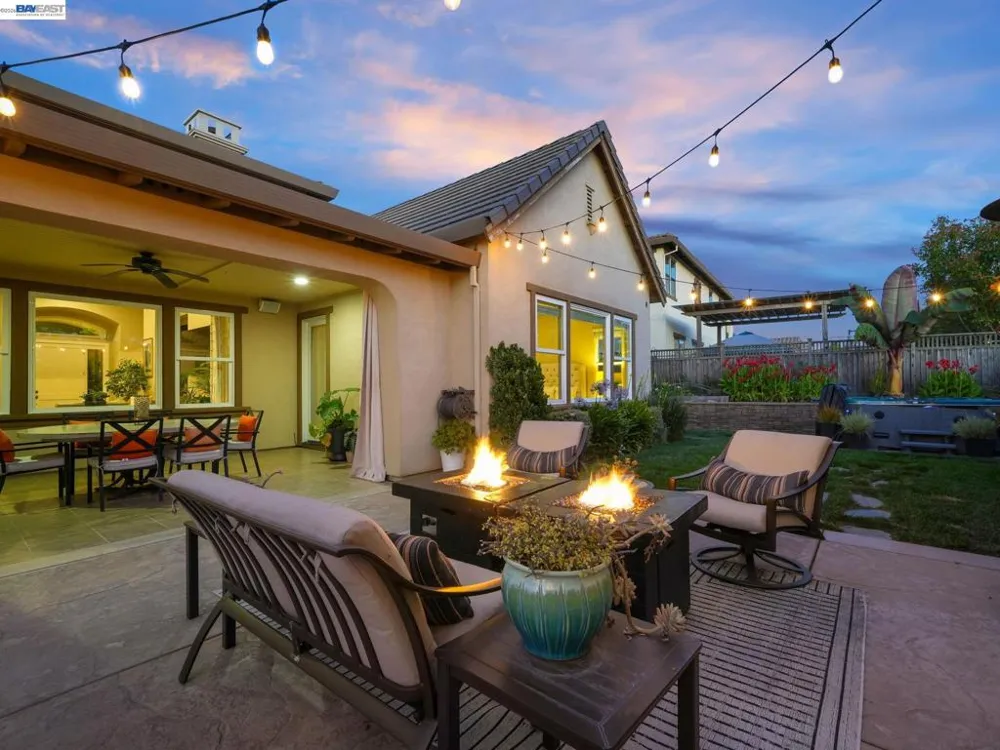 65 Stonebrae Rd Hayward, CA 94542