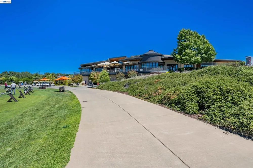 65 Stonebrae Rd Hayward, CA 94542